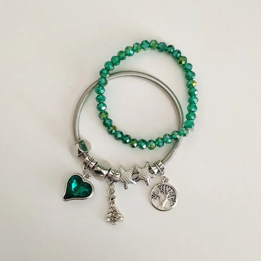 Set dvoch dámskych náramkov s príveskami Silver Heart green